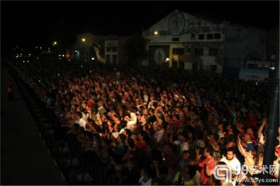 《探戈焰火》现场图 Wen-You Cai 摄，蔡工作室提供 