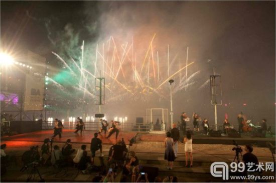 《探戈焰火》现场图 Wen-You Cai 摄，蔡工作室提供