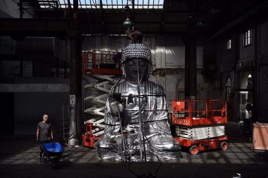 张洹创作的“悉尼佛陀”