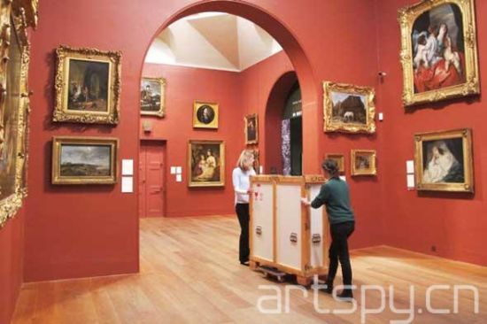 艺术家在伦敦主要博物馆中隐藏伪作