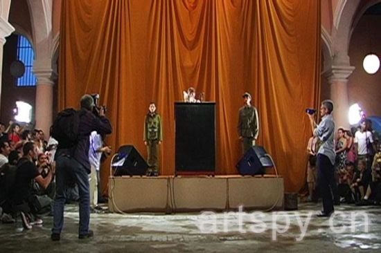 古巴行为艺术家塔尼亚·布鲁格拉被警方羁押