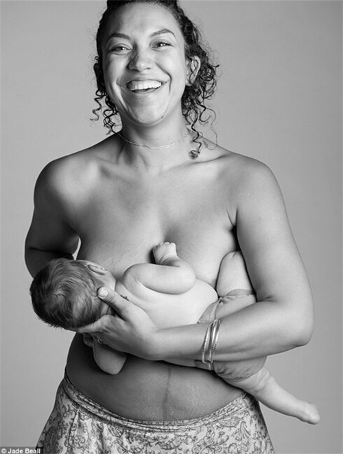 摄影师拍人母裸照展示女性身体美