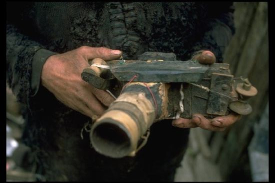 捷克摄影师自制的破烂相机