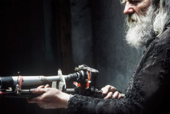 捷克摄影师自制的破烂相机