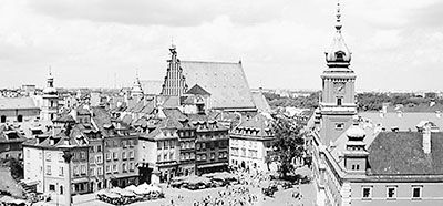 兰华沙古城一角。本报记者 李增伟摄