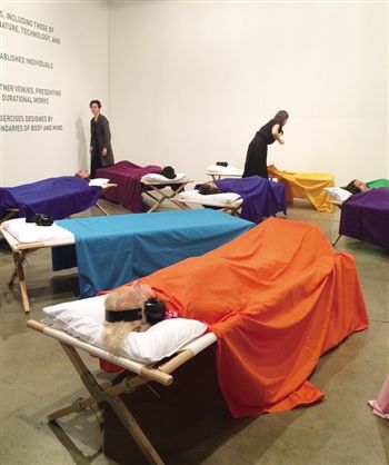 玛丽娜·阿布拉莫维奇：艺术就在现场