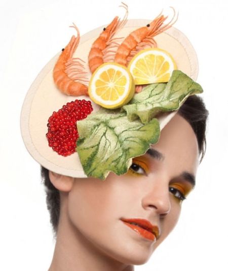 以假乱真！艺术家奇思妙想打造美食帽饰