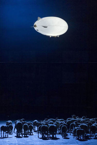 Louis Andriessen De Materie Musiktheater mit dem Ensemble Modern Orchestra, Regie Heiner Goebbels Kraftzentrale Landschaftspark Duisburg-Nord, 2014
