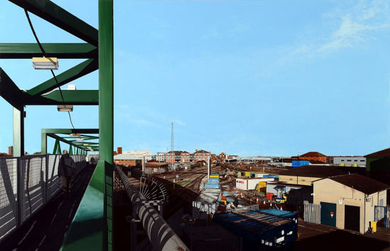 里德创作的这幅绘画以德比的伦敦路桥为原型，名为“穿越轨道”，看起来就像照片。（网页截图）
