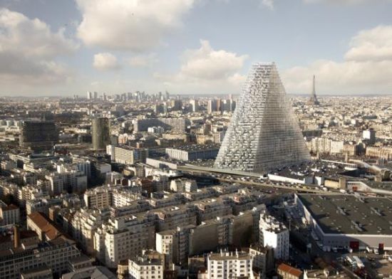 巴黎市民安然享有着150年前奥斯曼规划的市政格局。而今，他们依然坚持不在市中心建37米以上高楼。