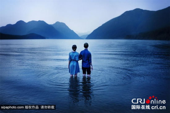 美摄影师超现实作品讲述寄养儿童的内心世界