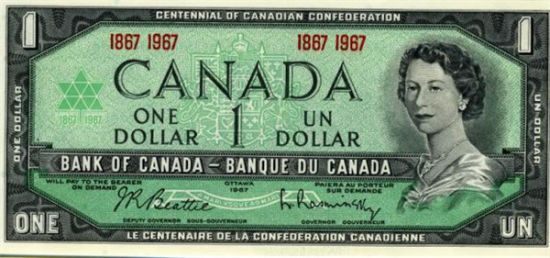 25岁，这张加拿大钞票上的肖像照，是伊丽莎白登基前一年照的。 