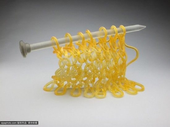 艺术家巧用玻璃编织 绝美雕塑挑战视觉