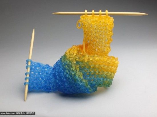 艺术家巧用玻璃编织 绝美雕塑挑战视觉