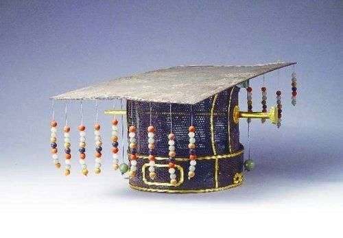 明鲁荒王九旒冕。图片来源网络