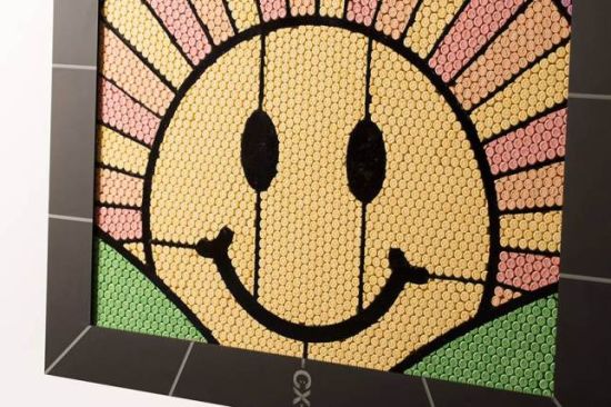 美艺术家用摇头丸拼接制作惊人艺术品