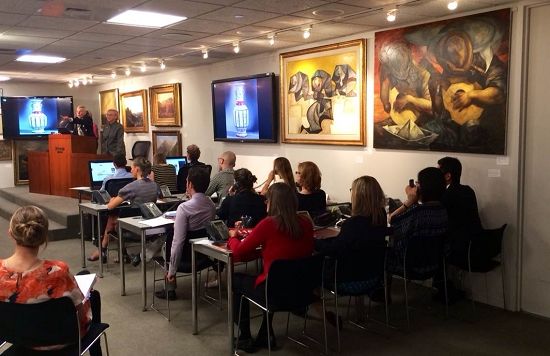 波士顿一家小拍卖公司正在上拍中国清代瓷器“瓷母”。