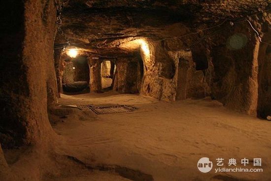 土耳其男子住宅下藏着4000平米地下城