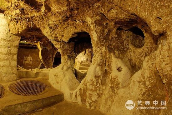 土耳其男子住宅下藏着4000平米地下城