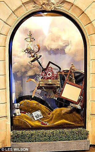 艺术家夫妇花费100万打造迷你豪华建筑 设施精致齐全