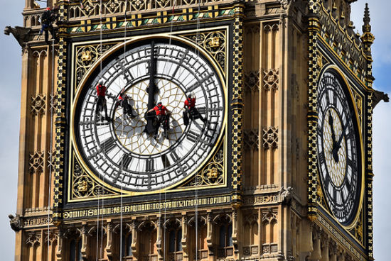 大本钟清洗表面，为期五天