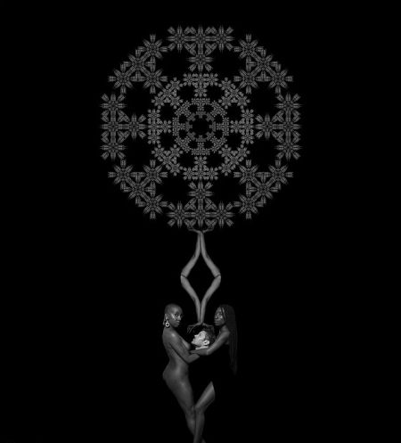 艺术家借助黑白照巧思展现人体艺术