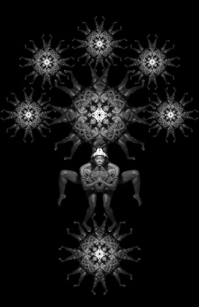 艺术家借助黑白照巧思展现人体艺术