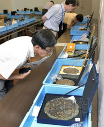 7月30日下午，日本兵库县立考古博物馆向媒体公开了县内收藏家捐赠、托管的中国古镜。