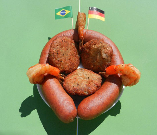 美艺术家巧手混搭各国美食重现世界杯