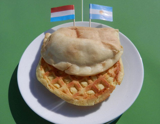 美艺术家巧手混搭各国美食重现世界杯