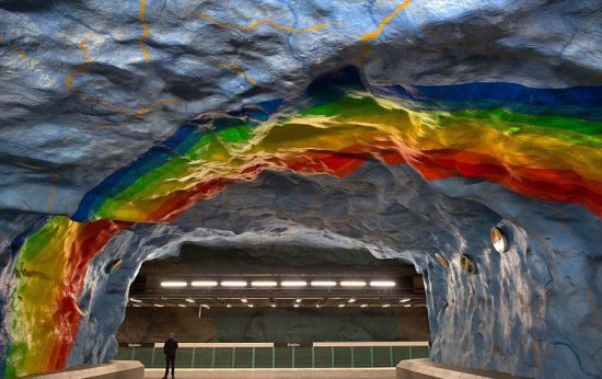 瑞典创意地铁站，精美如艺术殿堂。（资料图片）