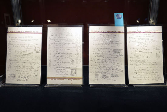 鲍勃·迪伦200万美元天价出售《像一块滚石》歌词