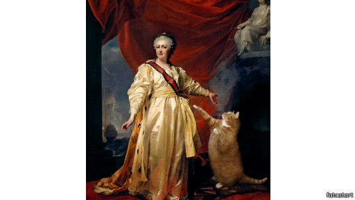 查拉图斯特拉站在俄罗斯画家德米特里·格里高利耶维奇的《叶卡捷琳娜二世》旁边。