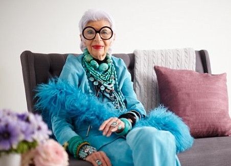 艾瑞斯·阿普菲尔欲拍卖800件古董藏品