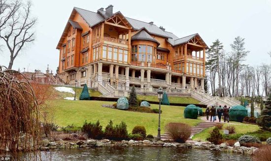 总统官邸内的豪华让普通民众十分震惊