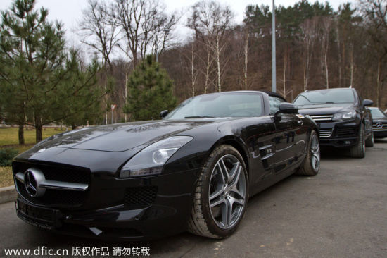 乌前总统古董车令人咋舌