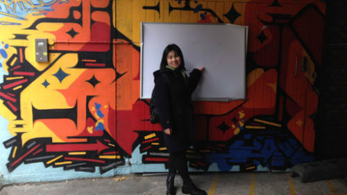 布里斯托市中心的涂鸦街“See No Evil”。