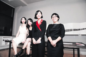 纽约华人青年艺术家聚集一堂。（美国《侨报》 宋旸 摄）