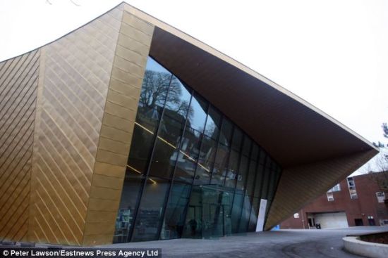 “第一地点”艺术画廊