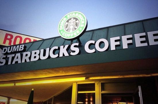 “愚蠢星巴克”的店面（图片</p>

<p>　　店面、商标、菜单、咖啡杯，甚至是咖啡味道都像极了星巴克，只是在开头多了“愚蠢”二字。有报道称，整家店就是对星巴克文化的全仿品。</p>

<p>　　尽管如此，充满好奇的人们还是排了长长的队等着“尝鲜”。至于该种做法是否涉嫌侵权，店方回应道：“从法律角度来说，本咖啡店其实是一家艺术馆，顾客购买的咖啡则是艺术品。这些是我们律师应该担心的事情，而顾客只须尽情地享用美味的咖啡！”星巴克方面表示已经介入此事，亦有人指出山寨咖啡店是一部电视真人秀节目的部分内容。</p>

<p>　　(</p>

<p>　　(原标题：洛杉矶现山寨星巴克 店主称系艺术馆不侵权[1]- 中文国际)</p>
<!-- publish_helper_end -->
                 

					<div class=