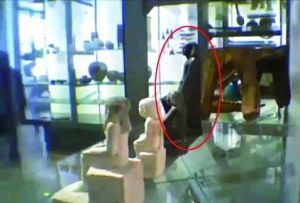 埃及雕像能自转