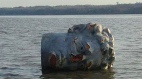 头部雕像如何漂入哈德森河