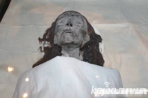 古埃及法老图坦卡蒙：父母竟是亲兄妹