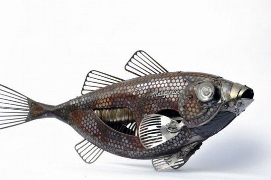 废金属变身昆虫艺术品