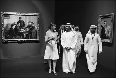 法国文化部部长奥雷莉·菲莉佩蒂在阿布扎比参观展览“一个博物馆的诞生”