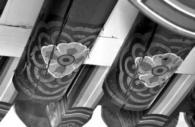 8日，韩国首尔历史建筑崇礼门出现多处裂缝。图/CFP