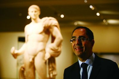 让-吕克·马丁内兹在中国国家博物馆展厅内  本报记者卢旭 摄