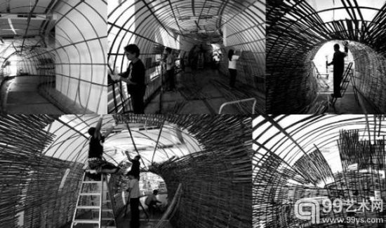 艾克·普拉武图（Eko Prawoto）《虫洞》（“Wormhole”，2013），多重空间艺术组合。2013新加坡双年展委托定制。