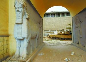 美军坦克进入伊拉克国家博物馆