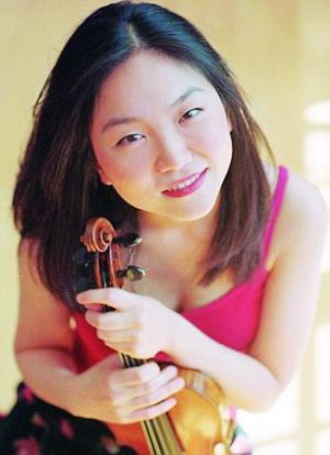 金敏金是柏林交响乐团的首席小提琴手，她说“无时无刻不在思念这把丢失的乐器”。